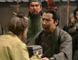 從三讓徐州開始輔佐劉備